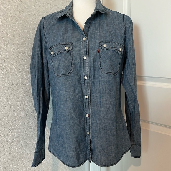 Levi's Button Down Shirt - Picture 1 of 6